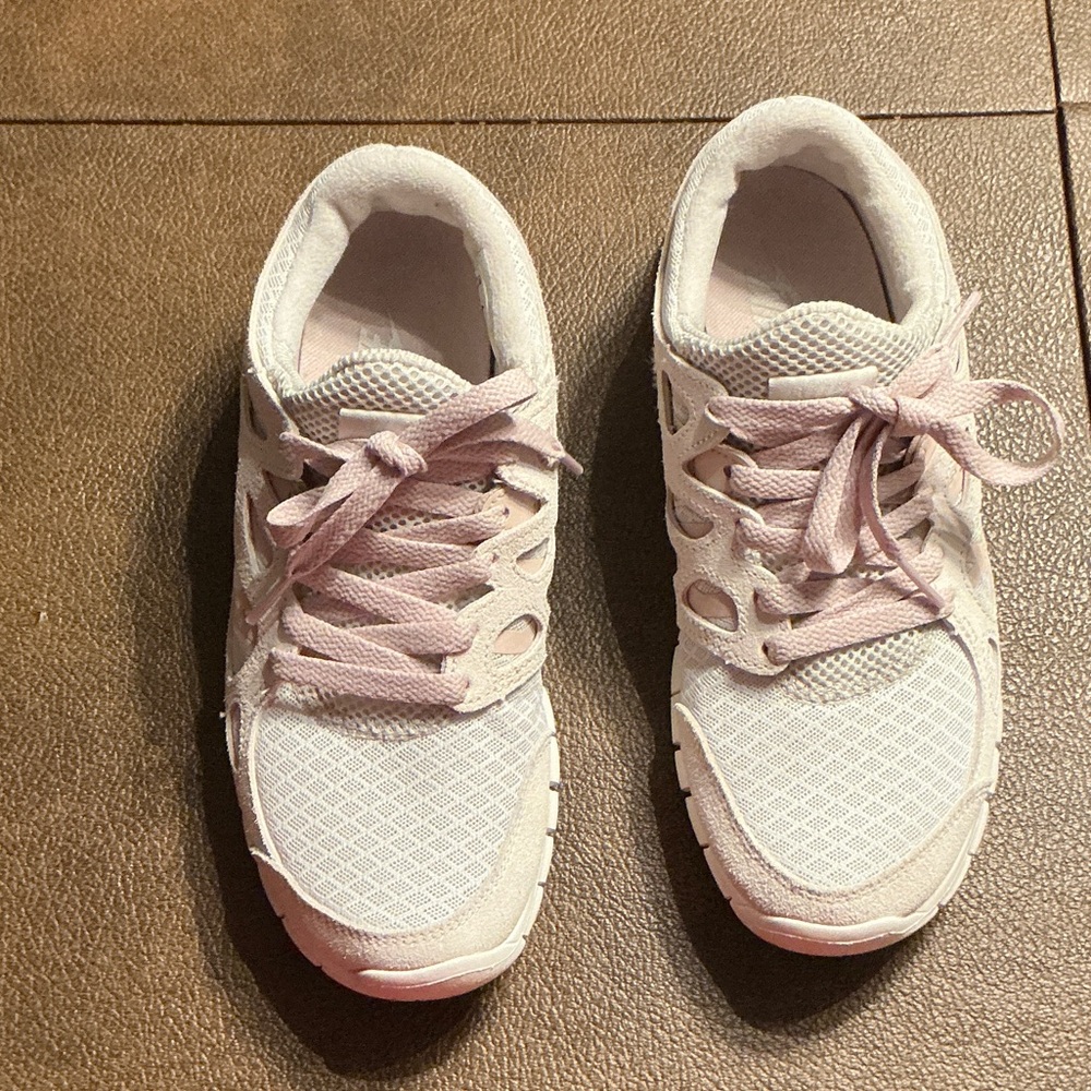 Nike Free Run 2 Beige and Pink Athletic Shoes, Women’s Size 6.5 EUC